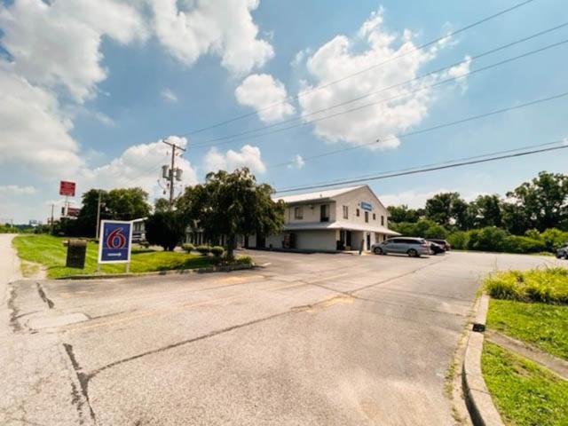 Motel 6 Jeffersonville, In Exterior photo