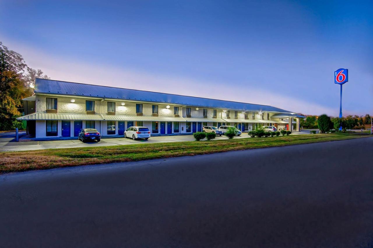 Motel 6 Jeffersonville, In Exterior photo